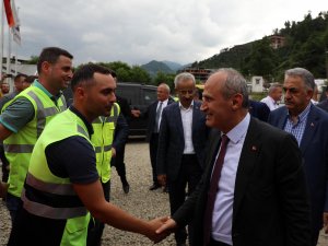 Ulaştırma ve Altyapı Bakanı Mehmet Cahit Turhan Rize'de