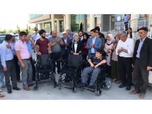 Erciş Belediyesinden engelli vatandaşlara akülü araba