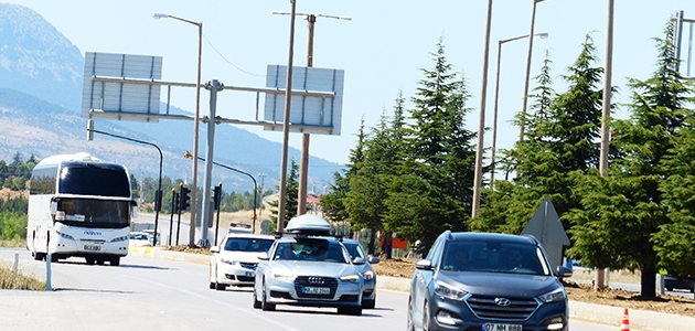 Konya bağlantı yollarında trafik tedbirleri artırıldı