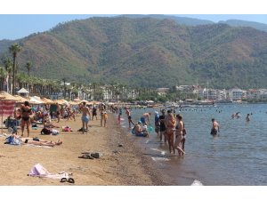 Turizm kentlerinde bayram yoğunluğu, oteller yüzde yüz doluluğa ulaştı