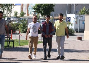 Komşusunu 11 yerinden bıçaklayarak öldüren şahıs adliyede