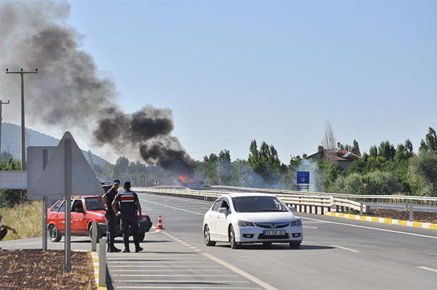 Konya'da mühimmat taşıyan kamyonda yangın