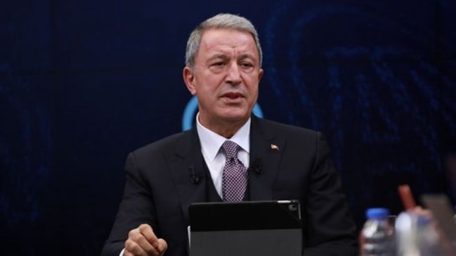 İncelemelerde bulundu... Bakan Akar'dan Kıbrıs mesajı!