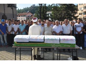 Bıçaklı kavgada hayatını kaybeden genç toprağa verildi