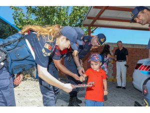 Foça Kaymakamı yolcuları bilgilendirdi