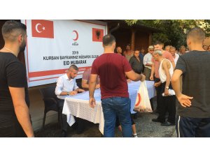 Türk Kızılaydan Arnavutluk'ta kurban bağışı