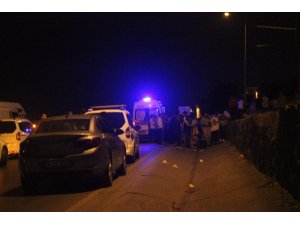 Yol ortasında aracını tamir etmeye çalışan sürücü, başka bir aracın çarpmasıyla öldü