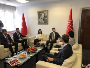 AK Parti heyeti, CHP Genel Merkezi’ne bayram ziyaretinde bulundu