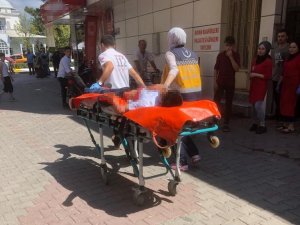 Gençlerin kavgasında kan aktı: 1 yaralı