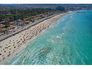 İzmir sahillerinde bayram tatili yoğunluğu