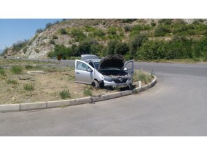 Sivas'ta trafik kazaları: 4 yaralı