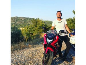 Motosiklet otomobille çarpıştı: 1 ölü, 1 yaralı