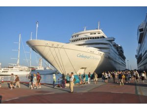 Kuşadası’nda çifte bayram