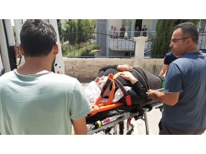 Otomobil ile hafif ticari araç çarpıştı: 3 yaralı