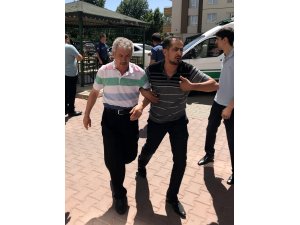 Tartıştığı üvey annesini öldürüp intihar etti