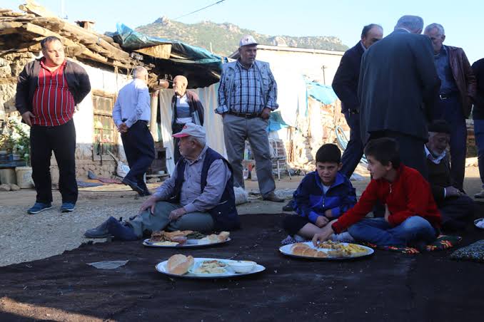 Bu mahallede bayram "dam"da başlıyor