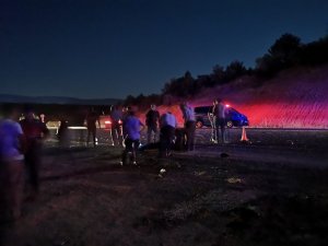 Otomobil yayalara çarptı: 1 ölü 3 yaralı