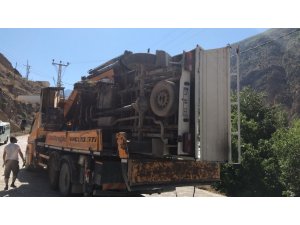 Artvin’de kamyonet şarampole yuvarlandı: 1 ölü, 1 yaralı