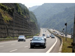 Tatilcilerin dönüş yolculuğu başladı