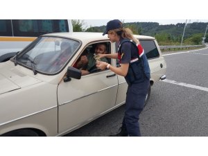 Bayram şekeri jandarmadan