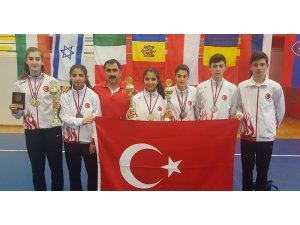 Badmintoncular Bulgaristan’dan madalyayla döndü