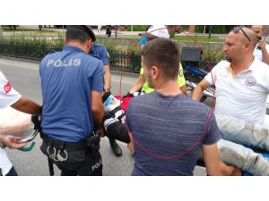 Motosikletlilerin seyir halindeki sohbeti kaza getirdi: 1 yaralı