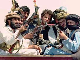İki Taliban grubu çatıştı: 21 ölü