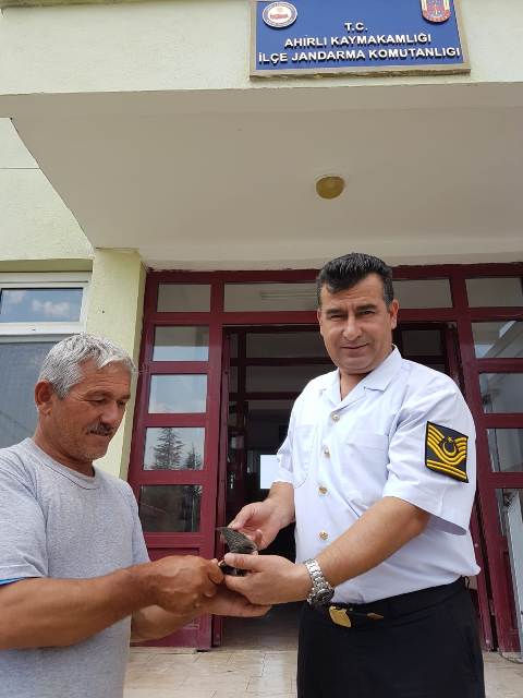 Bulduğu Ebabil kuşunu atmaca sanarak jandarmaya teslim etti