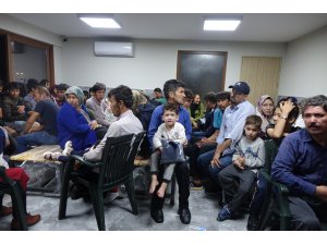 Çanakkale açıklarında 135 düzensiz göçmen yakalandı