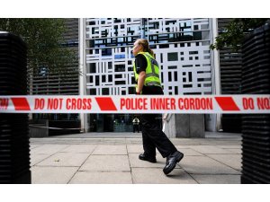 İngiltere İçişleri Bakanlığı önünde bıçaklı saldırı