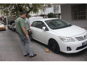 Güngören’de park halindeki 10 aracın lastiği kesildi