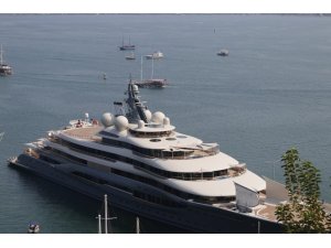 Fethiye’ye demirleyen mega yata 1 milyonluk yakıt