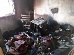 Mersin’de yangın evi harabeye çevirdi