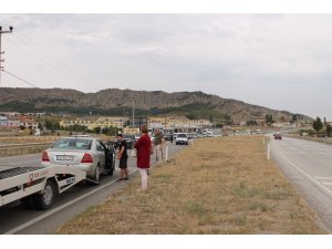 Tosya’da kayganlaşan yolda kazalar ucuz atlatıldı