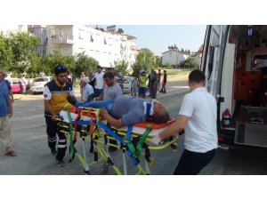 Kavşakta çarpışan araçlar hurdaya döndü: 2 yaralı