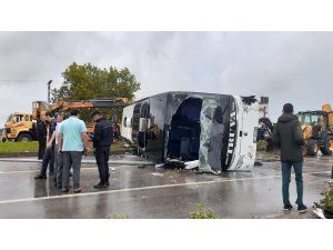 Çanakkale'de yolcu otobüsü devrildi