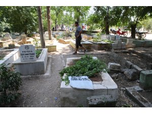 Reyhanlı'da mezarların tahrip edilmesi