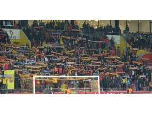 Kayserispor atkı dağıtacak