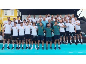 Kayserispor 32 futbolcuya lisans çıkardı