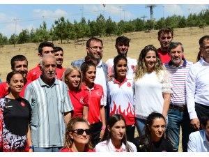 "Sporcularımız olimpiyatlara emin adımlarla ilerliyor"
