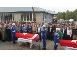 Düğün günü kardeşiyle birlikte toprağa verildi