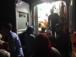 Bartın'da 5 kişinin bulunduğu araç baraja devrildi