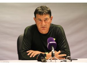Giray Bulak: “Bazı oyuncularla çok fazla mesafe kat edeceğimizi düşünmüyorum”