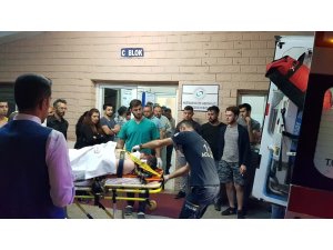 Minibüs ile otomobil çarpıştı; 4’ü çocuk, 2’si ağır 10 yaralı