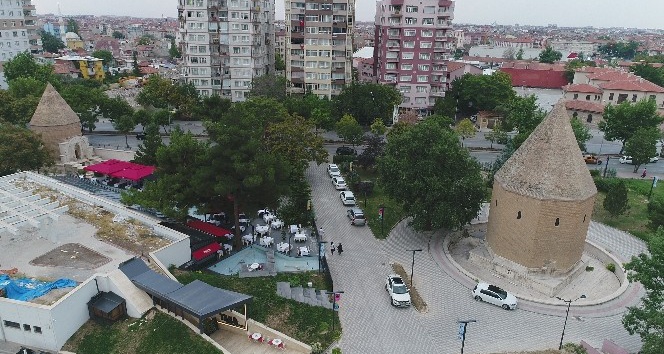 Selçuklu'nun Anadolu'daki mührü: 'Kümbetler'