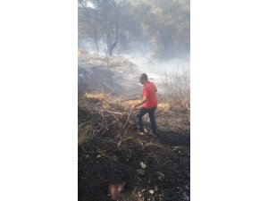 Urla’daki yangına belediye başkanı da müdahale etti