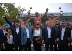 Tokat’ta başpehlivan Ali Gürbüz oldu