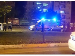 Adıyaman’da otomobil refüje çıktı: 3 yaralı