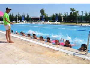 Yunusemre’de son dönem yüzme kursu başlıyor