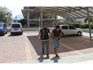 Kovalamaca sonucu uyuşturucu ve ruhsatsız tabancayla yakalandı